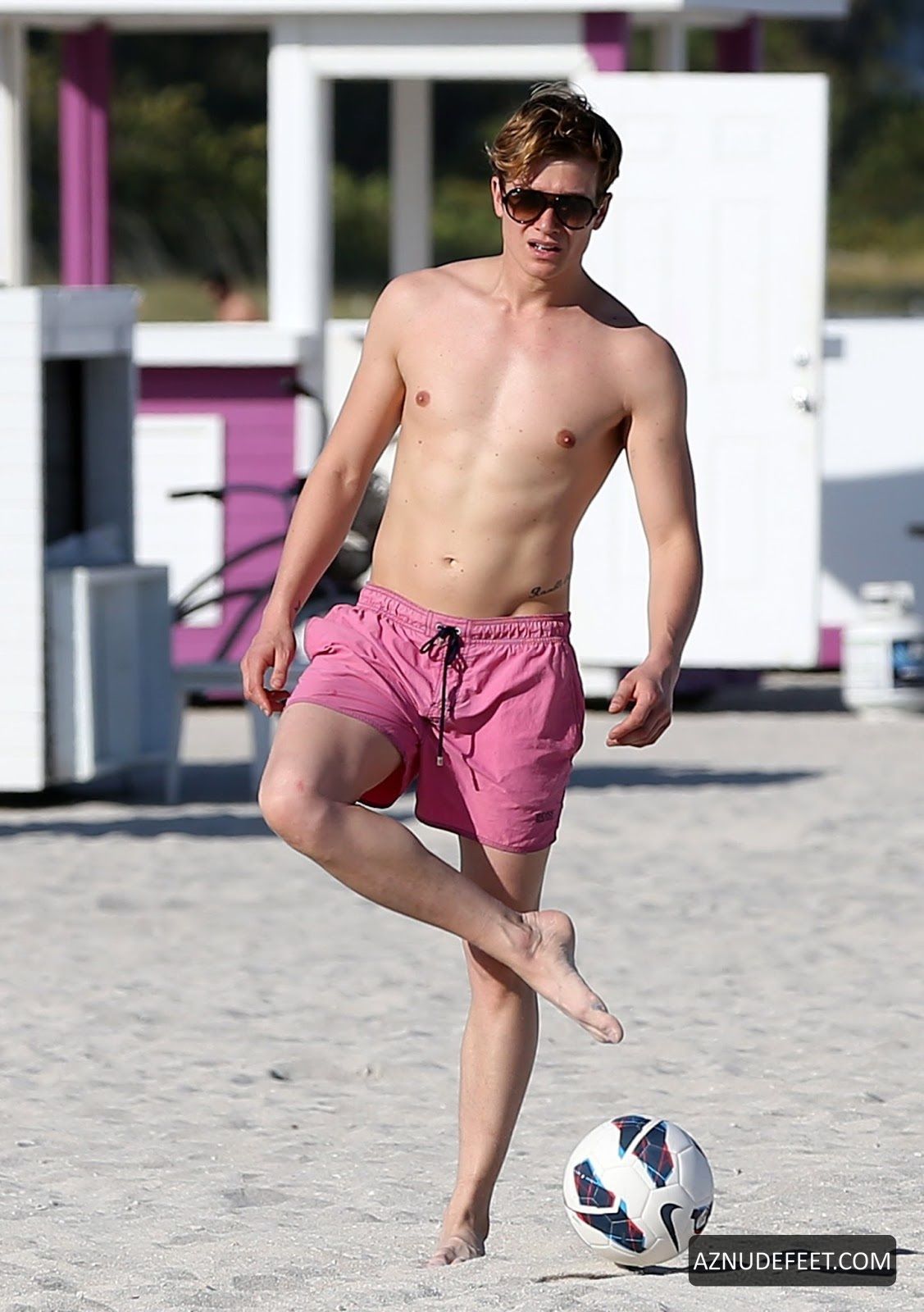 Ed Speleers Feet Aznudefeet Men