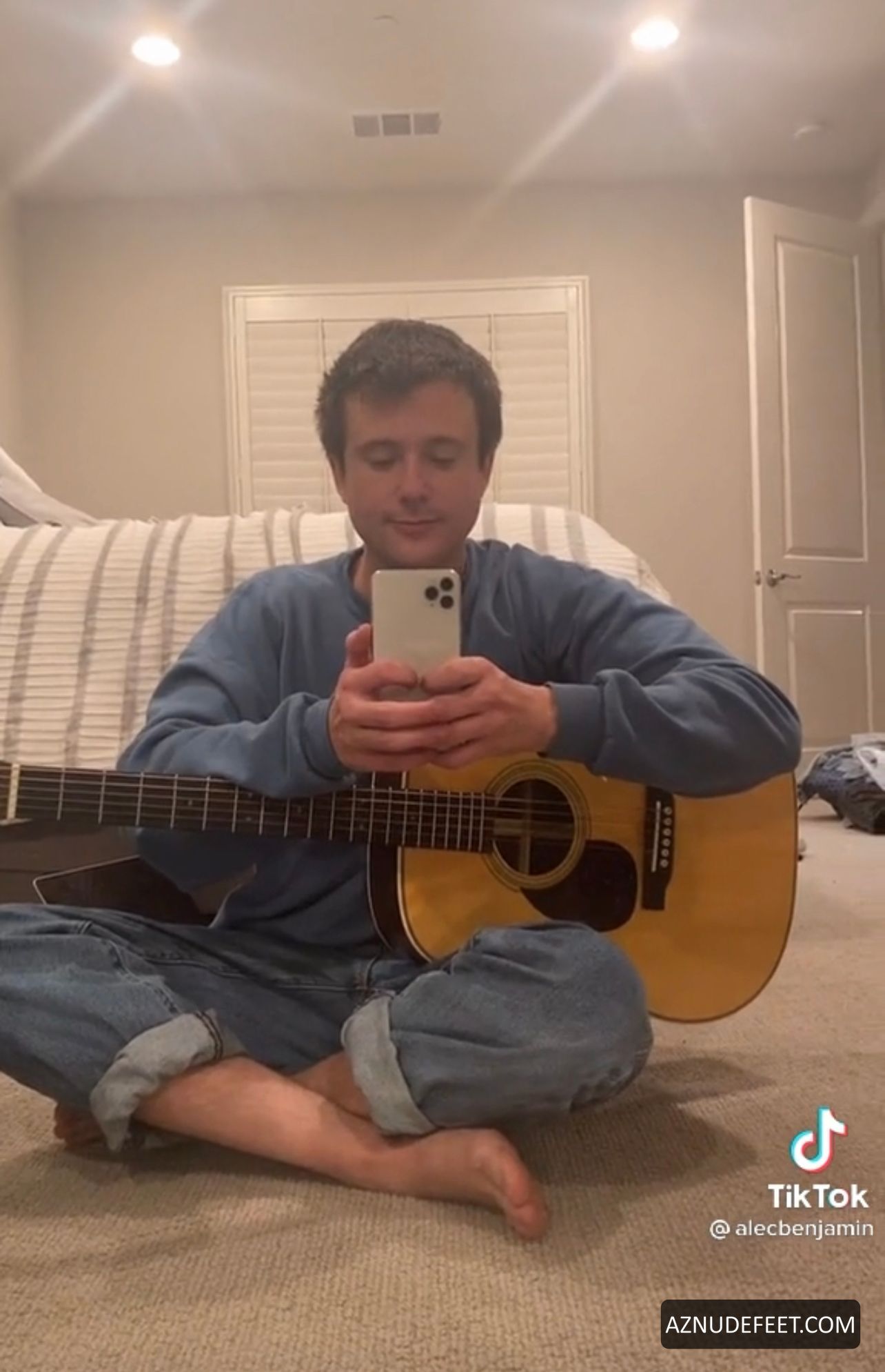 ALEC BENJAMIN Feet AZNudeFeet Men