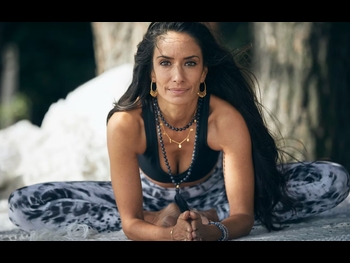  alt="Nina Tenge"