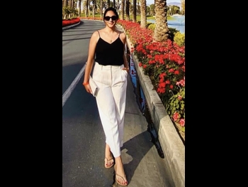  alt="Lara Amersey"