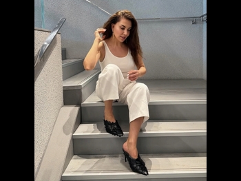  alt="Ebru Yasar"