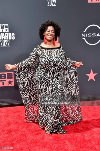 Chandra Currelley-Young