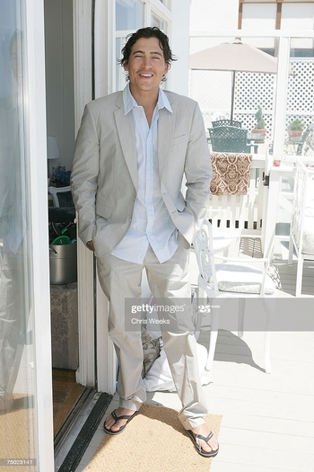 Andrew Keegan