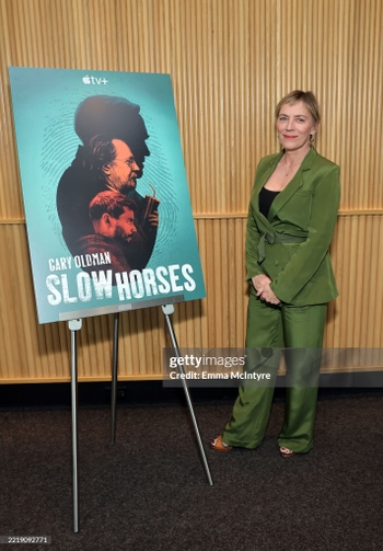 Saskia Reeves