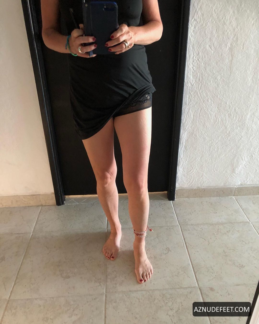 AMANDA OOMS Feet - AZNudeFeet