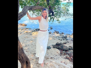  alt="Flavia De Oliveira"
