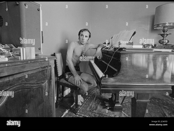  alt="Charles Aznavour"