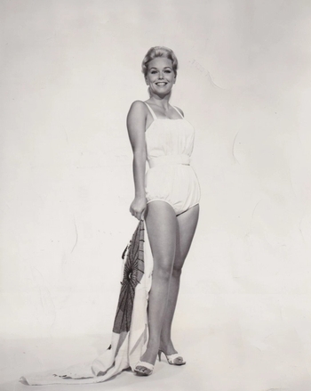 Shirley Bonne
