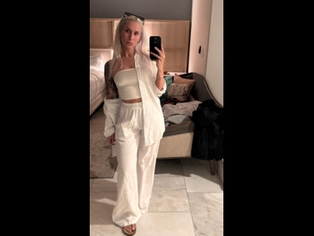  alt="Melanie Finch"