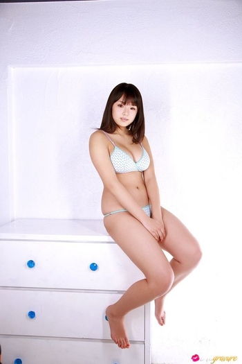 Ai Shinozaki