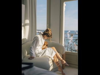  alt="Iris Mittenaere"