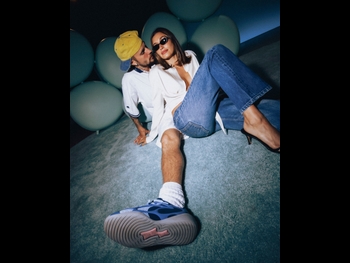  alt="Hailey Bieber"
