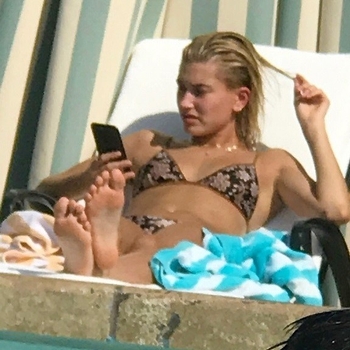 Hailey Bieber