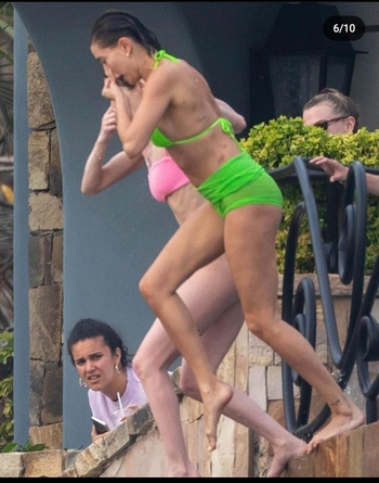 Hailey Bieber