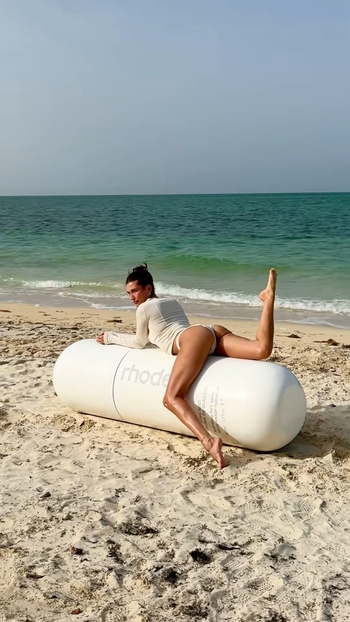 Hailey Bieber