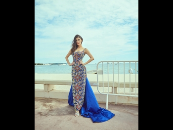  alt="Mouni Roy"