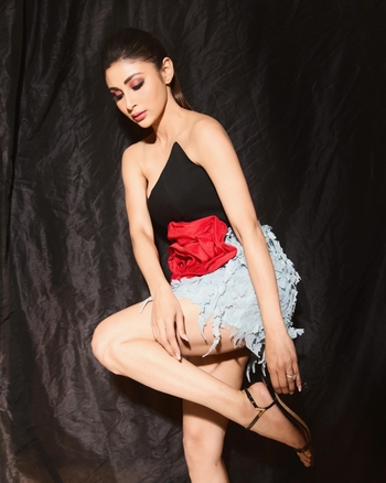 Mouni Roy