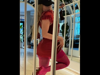  alt="Ava Max"