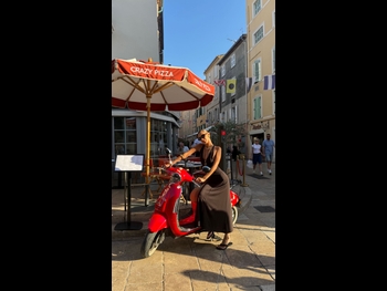  alt="Bella Hadid"