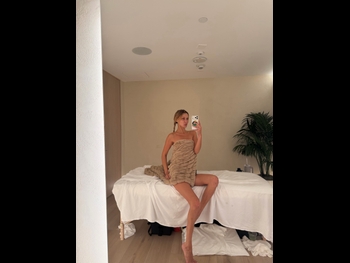  alt="Bella Hadid"