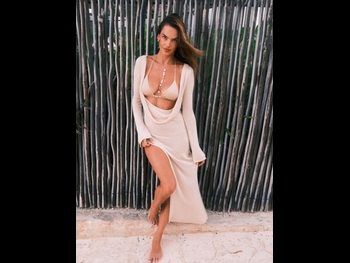  alt="Alessandra Ambrosio"
