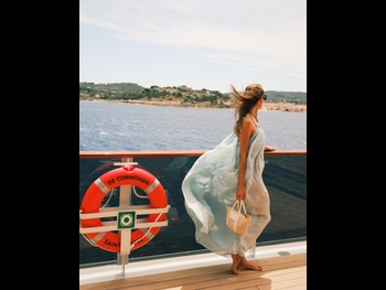  alt="Alessandra Ambrosio"
