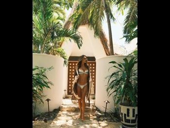  alt="Alessandra Ambrosio"