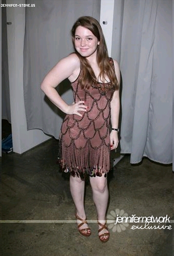 Jennifer Stone (V)