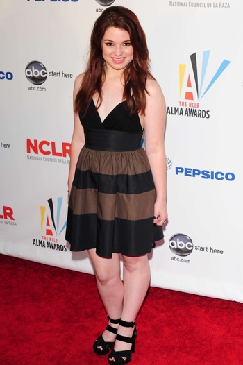 Jennifer Stone (V)