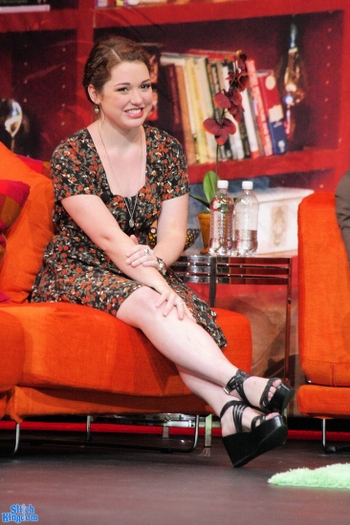 Jennifer Stone (V)