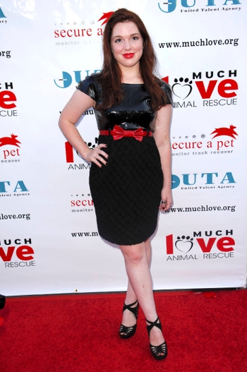 Jennifer Stone (V)