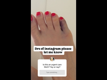  alt="Beth Behrs"