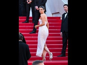  alt="Sara Sampaio"