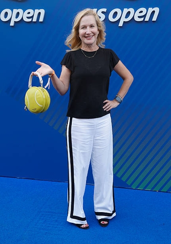 Angela Kinsey