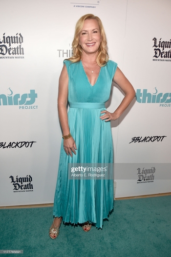 Angela Kinsey