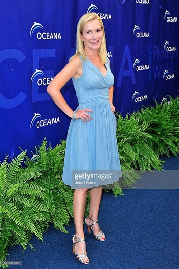 Angela Kinsey