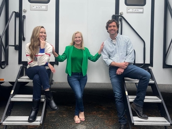  alt="Angela Kinsey"