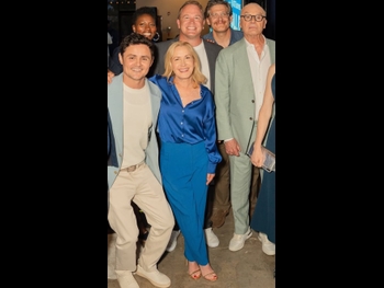  alt="Angela Kinsey"