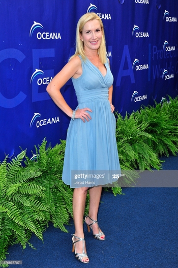 Angela Kinsey