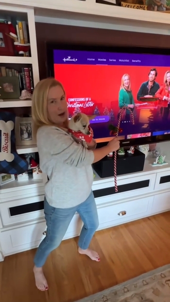 Angela Kinsey