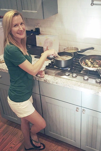 Angela Kinsey