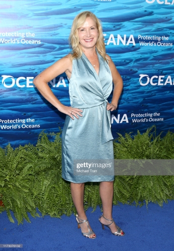 Angela Kinsey