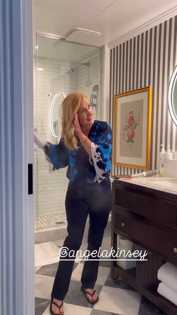 Angela Kinsey