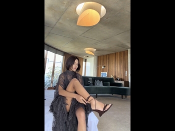  alt="Lily Maymac"