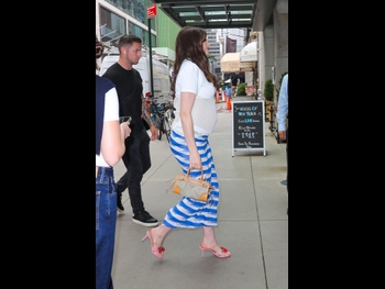  alt="Anne Hathaway (i)"