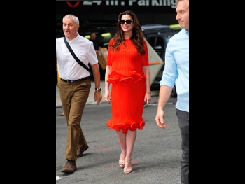  alt="Anne Hathaway (i)"