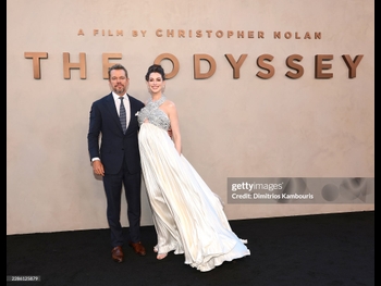  alt="Anne Hathaway (i)"