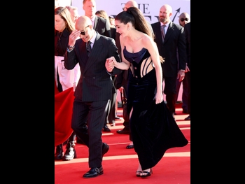  alt="Anne Hathaway (i)"