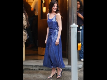  alt="Anne Hathaway (i)"