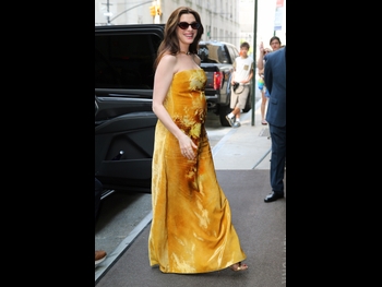  alt="Anne Hathaway (i)"